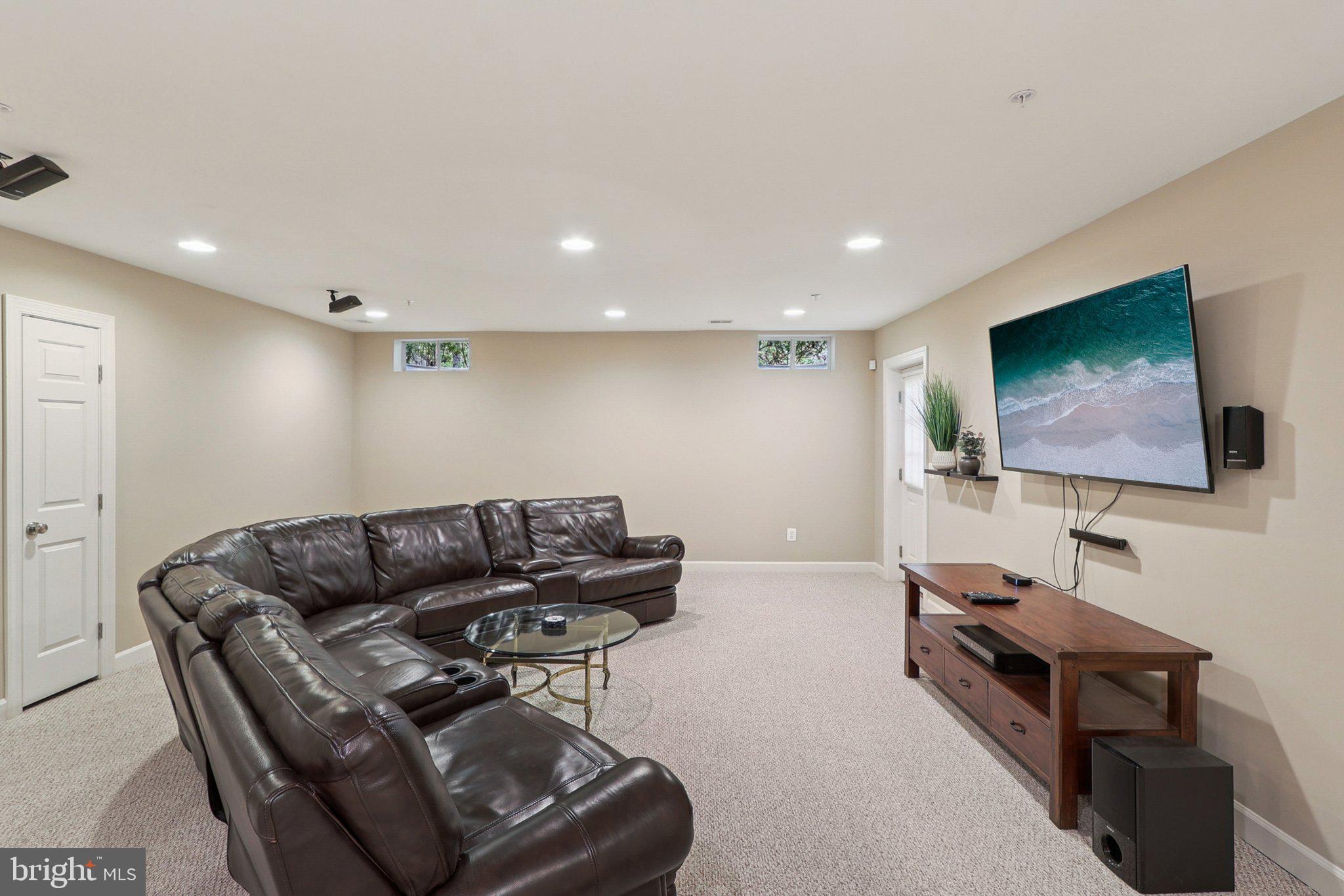 RIVER CREEK - Residential