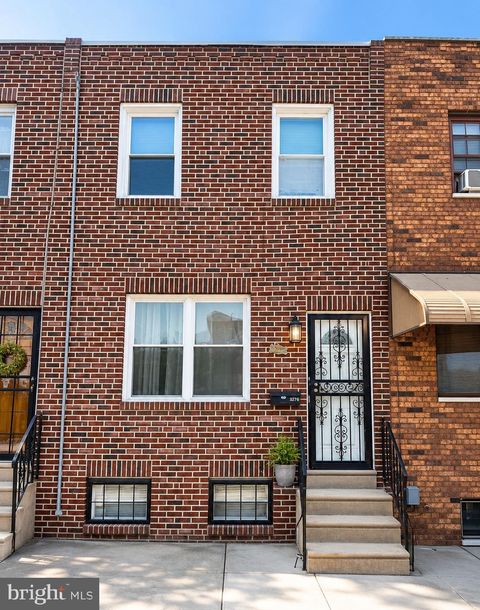 Townhouse For Sale - 3276 Webb Street<br/> PHILADELPHIA, PA 19134