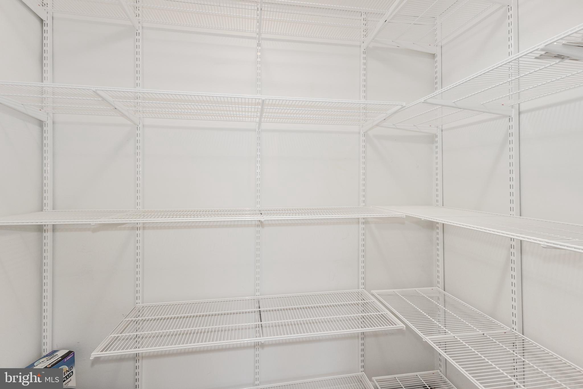 RIVER TOWERS - Residential