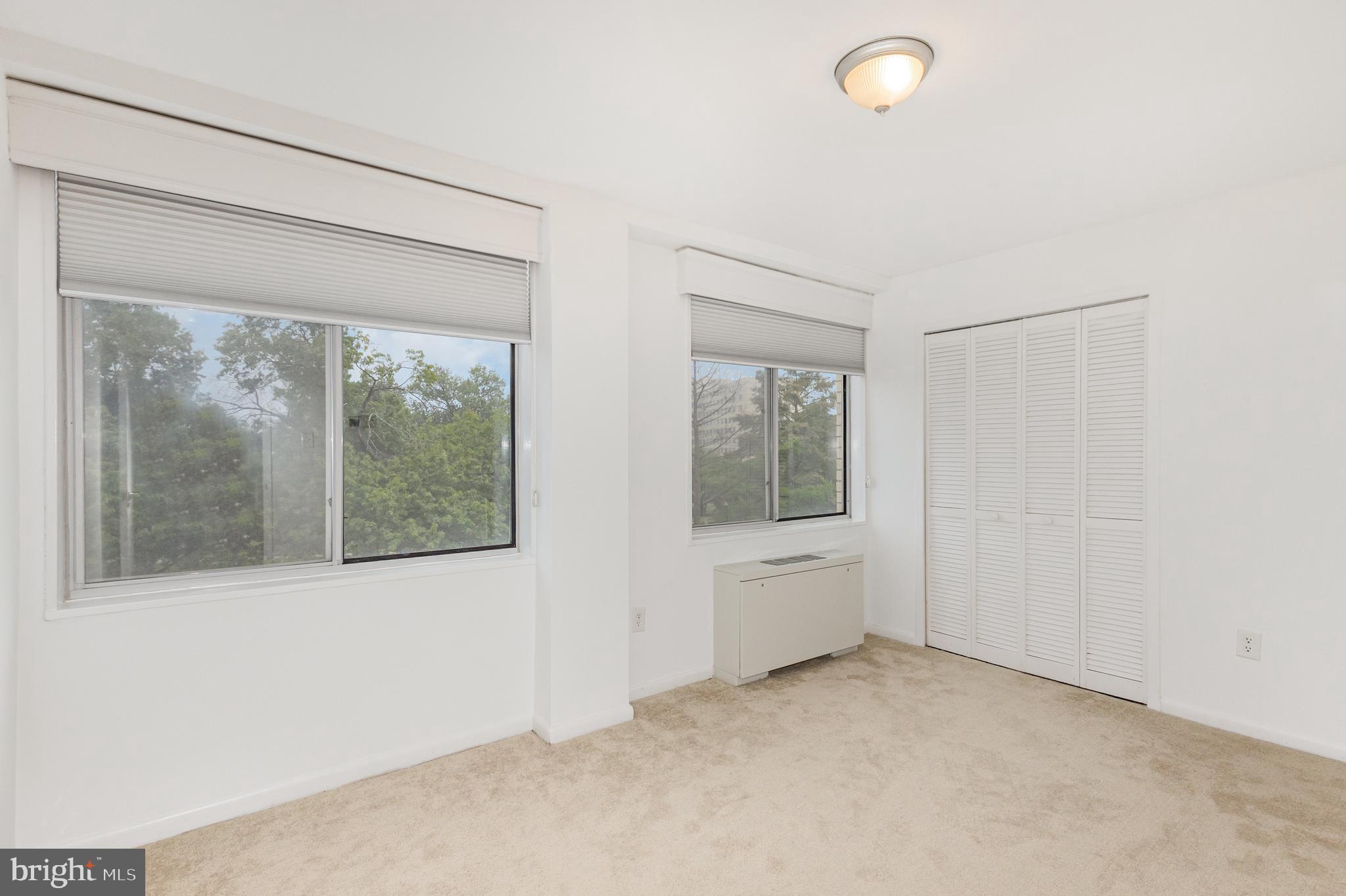 RIVER TOWERS - Residential