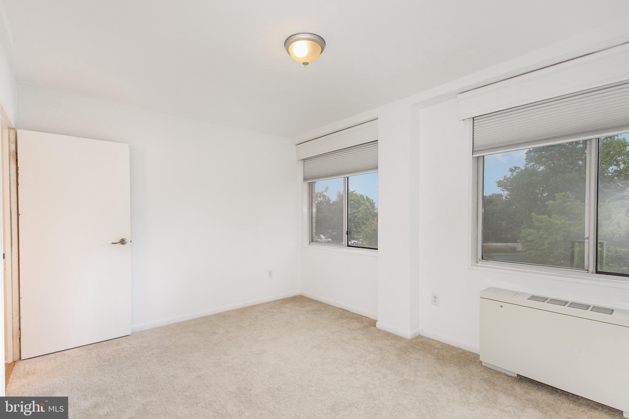 RIVER TOWERS - Residential