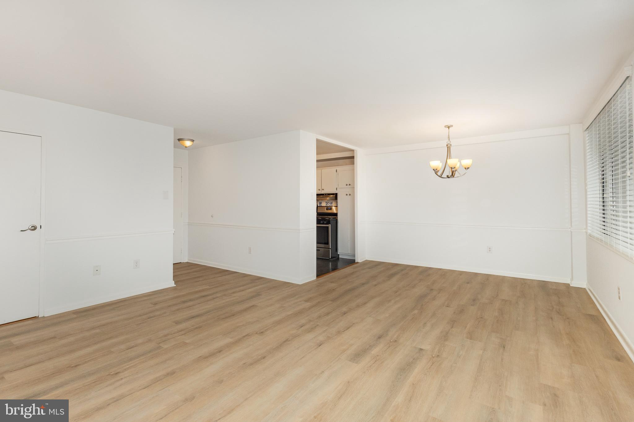 RIVER TOWERS - Residential