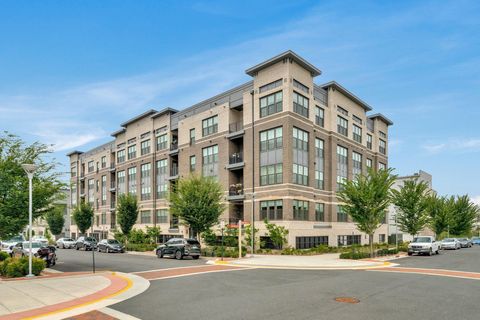 Photo of 2320 Field Point Road #4-102, HERNDON, VA 20171 (MLS # VAFX2303982)