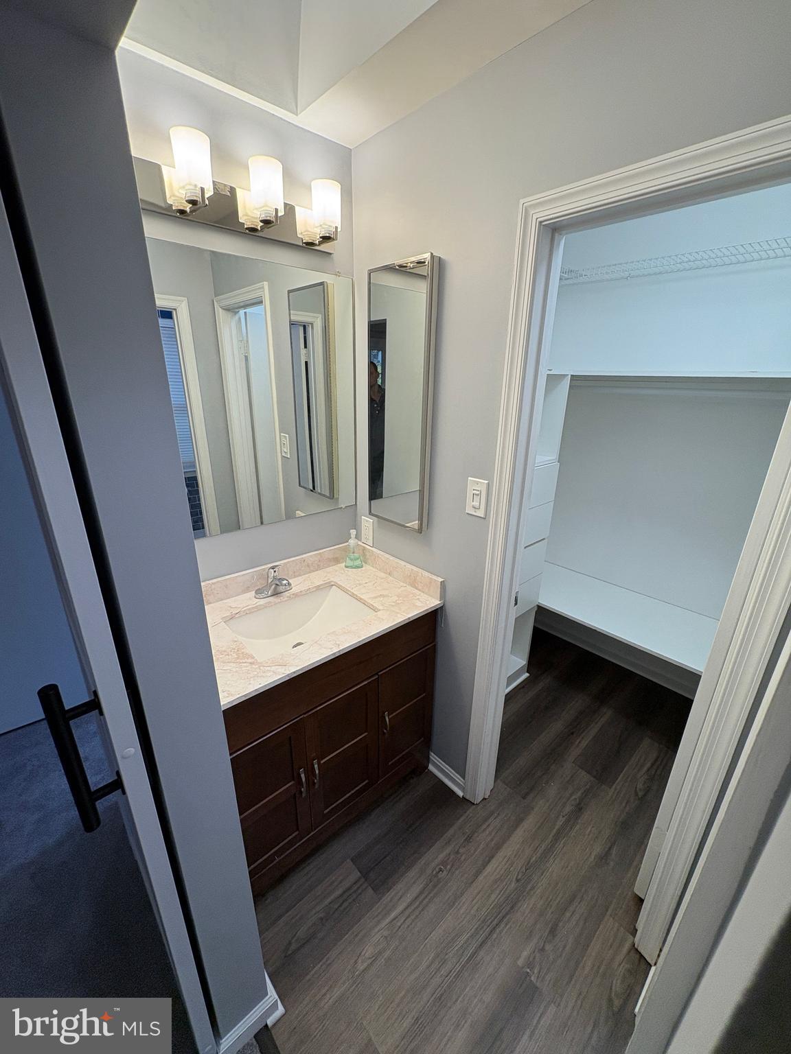 SOCIETY HILL - Residential Lease