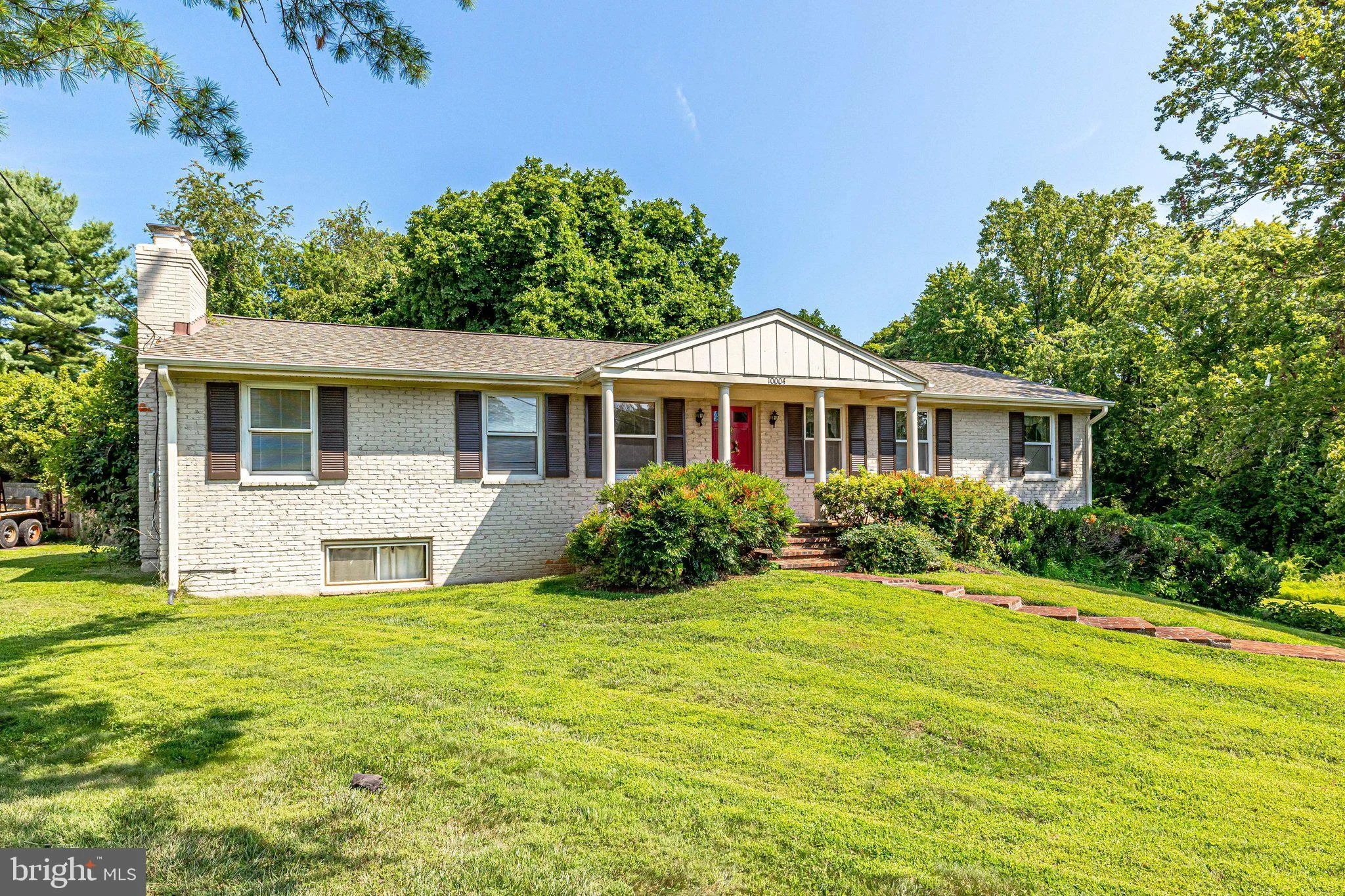 10004 Columbine Street, Great Falls, VA 22066