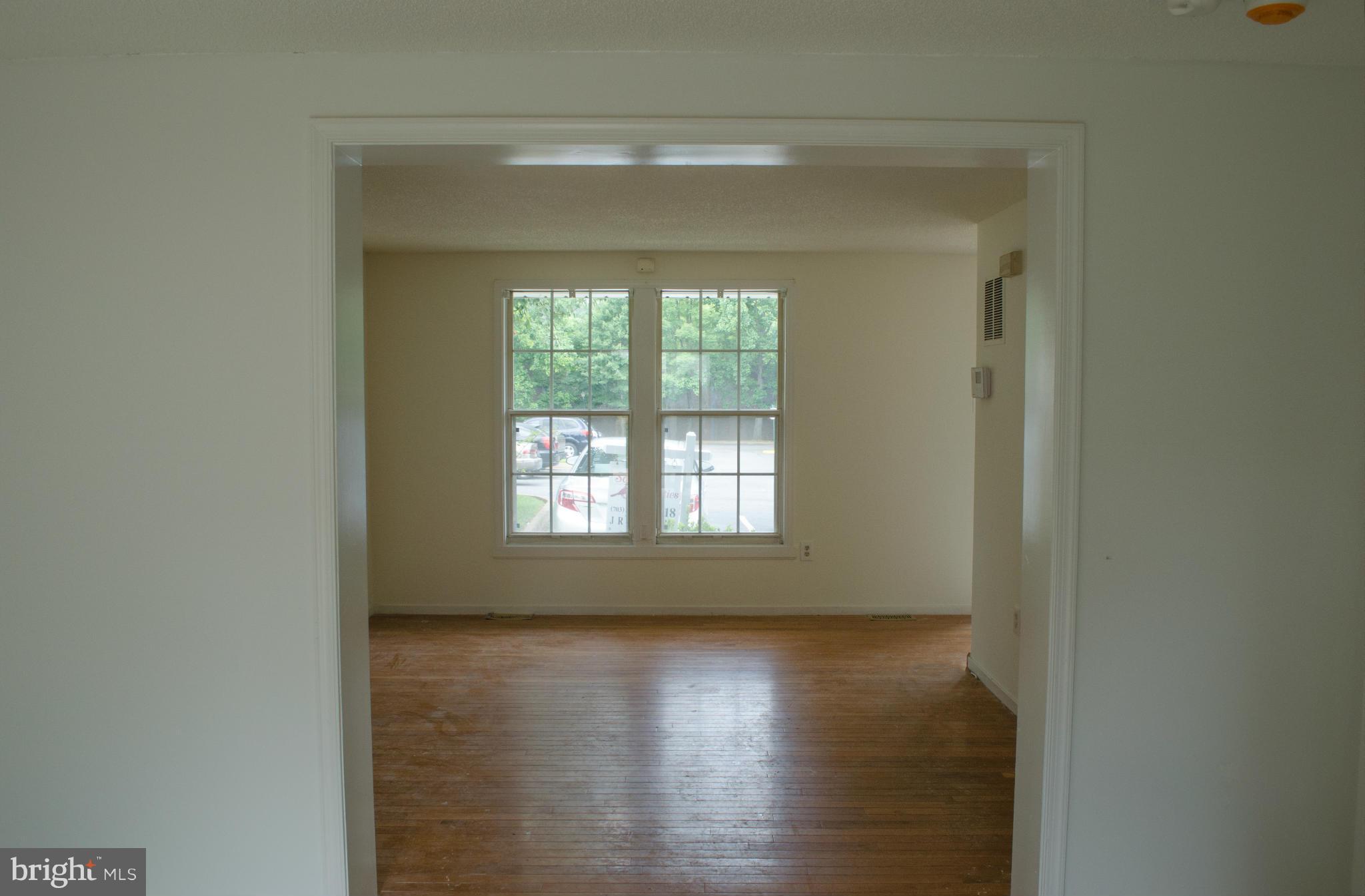 TOWNS OF OAK SPRINGS - Residential Lease