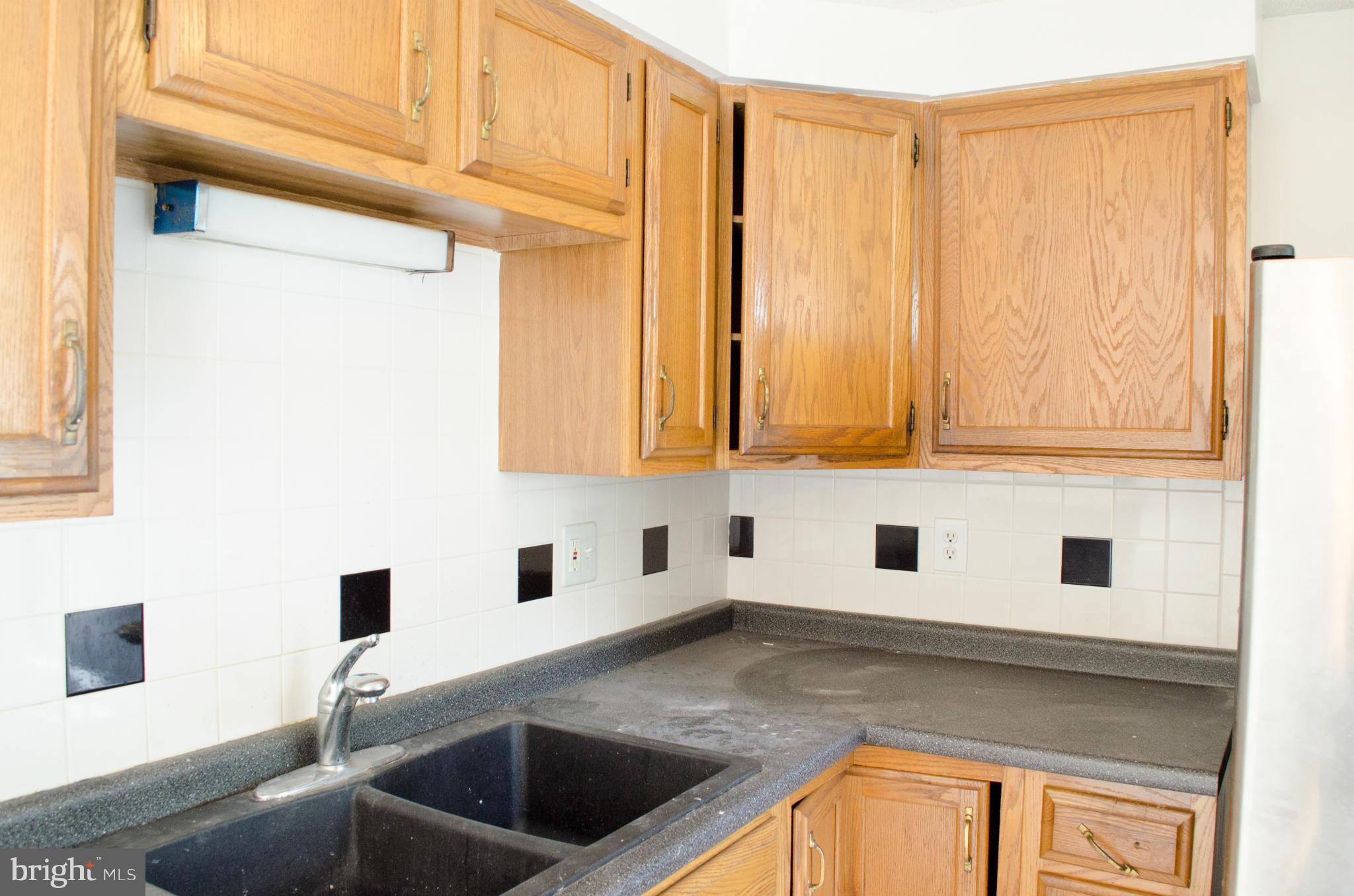 TOWNS OF OAK SPRINGS - Residential Lease