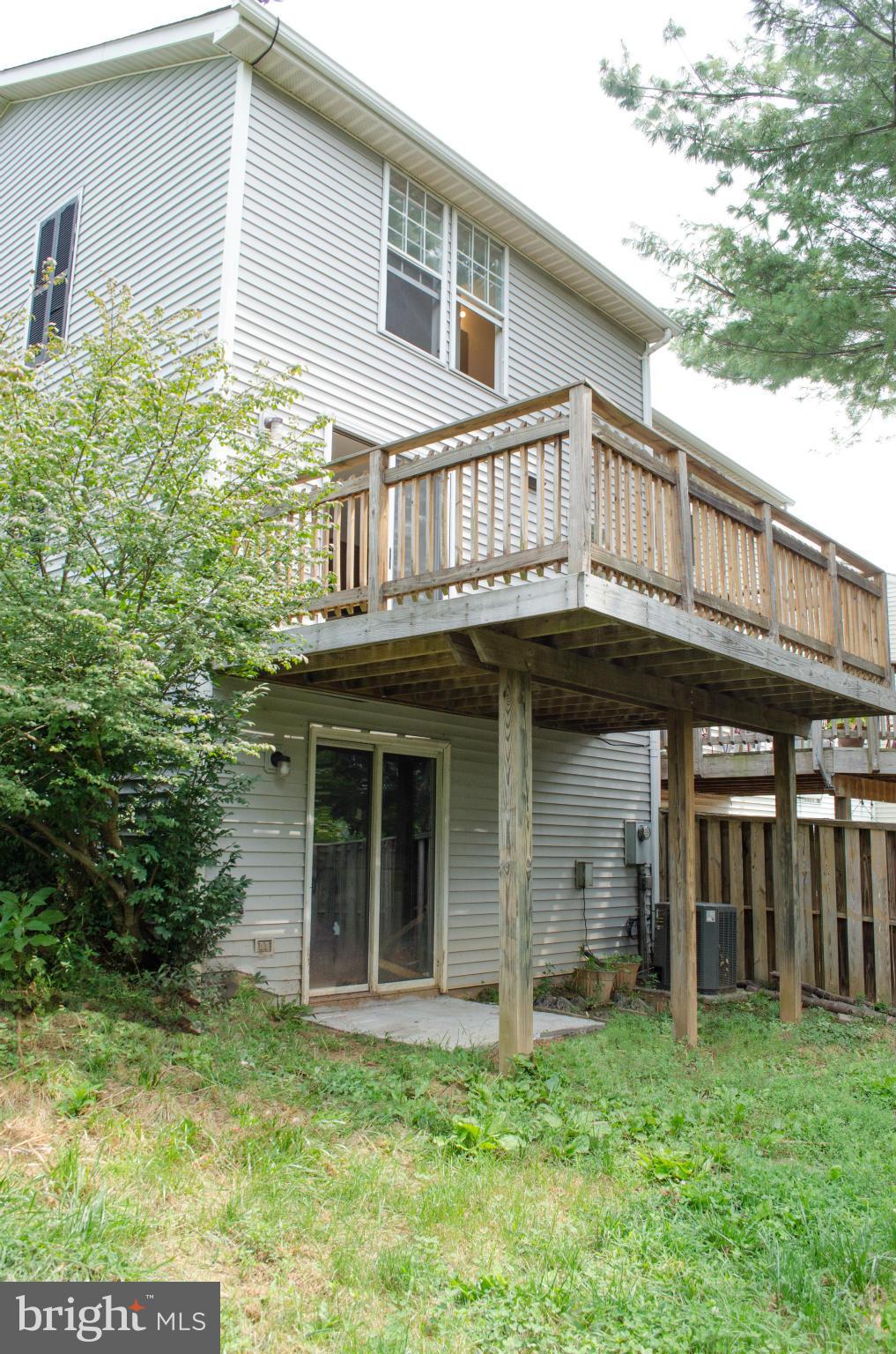 TOWNS OF OAK SPRINGS - Residential Lease