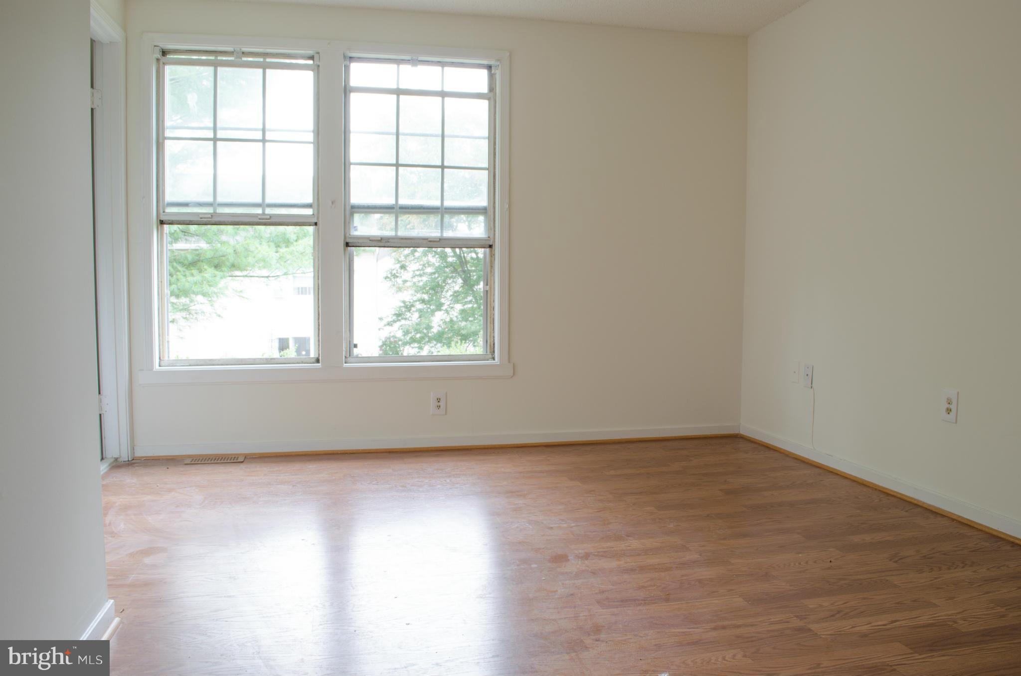 TOWNS OF OAK SPRINGS - Residential Lease