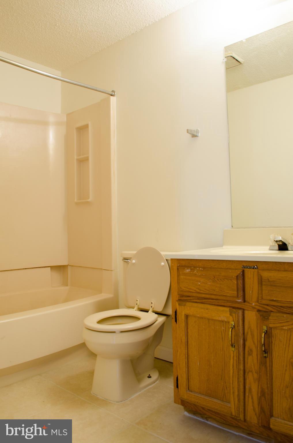 TOWNS OF OAK SPRINGS - Residential Lease