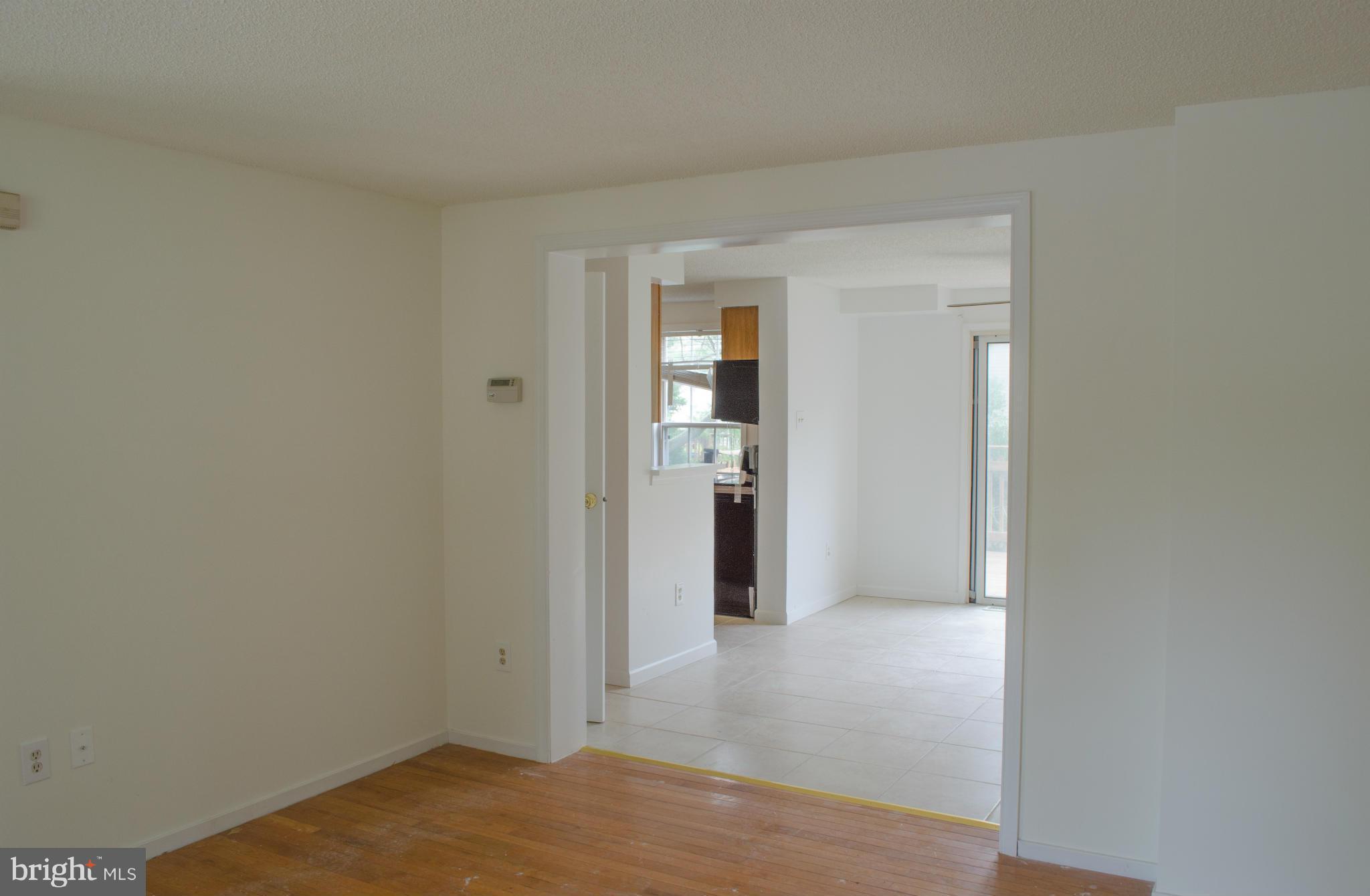 TOWNS OF OAK SPRINGS - Residential Lease