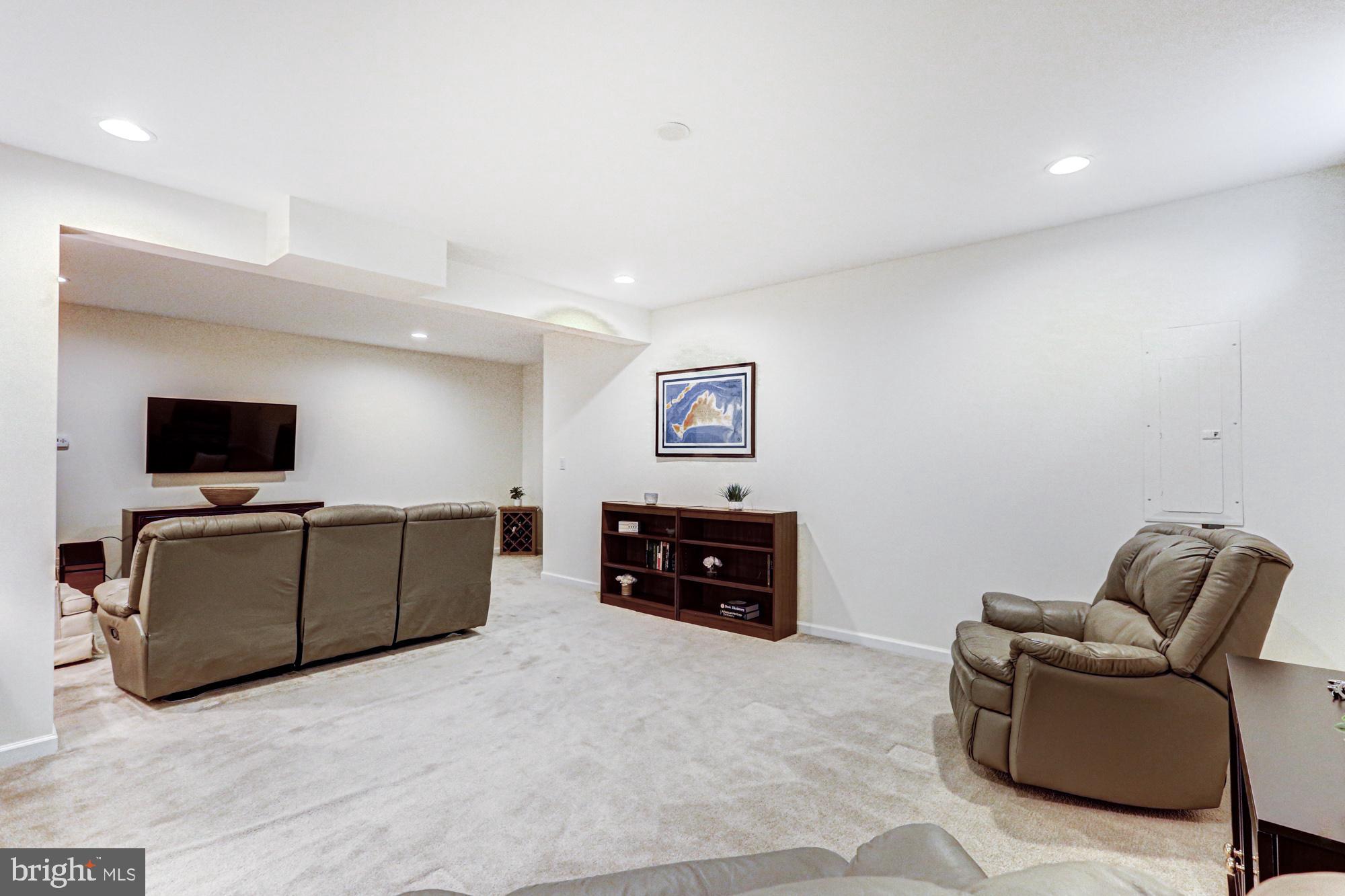 VILLAGE OF BAYBERRY - Residential