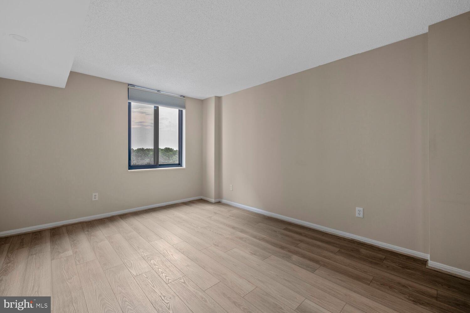 CHELSEA TOWERS - Residential