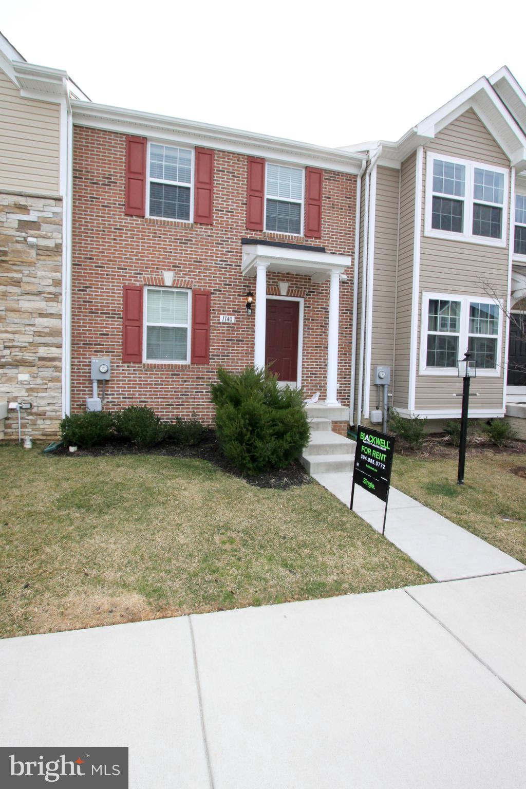 LAKELAND PLACE - Residential Lease