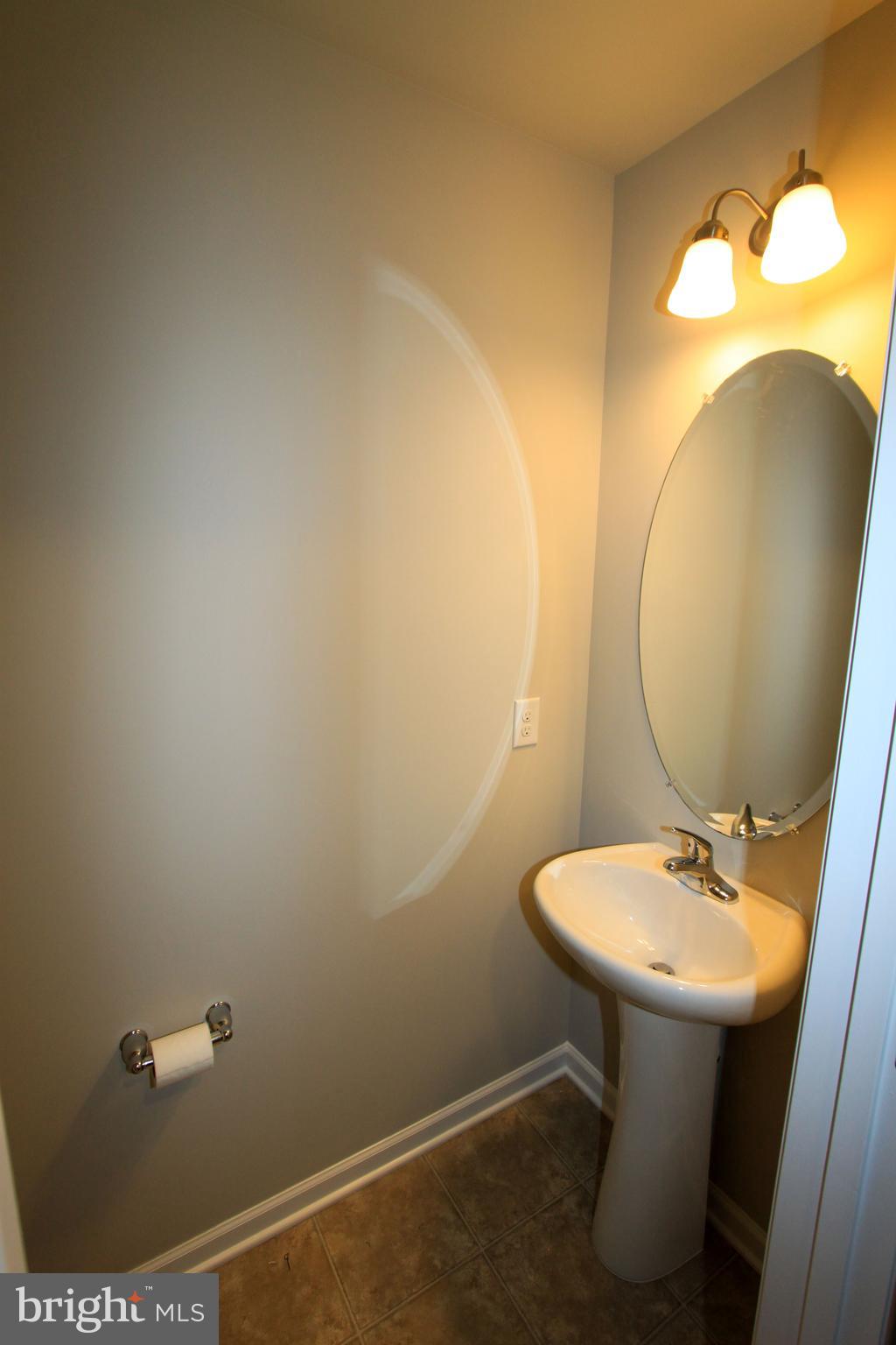 LAKELAND PLACE - Residential Lease