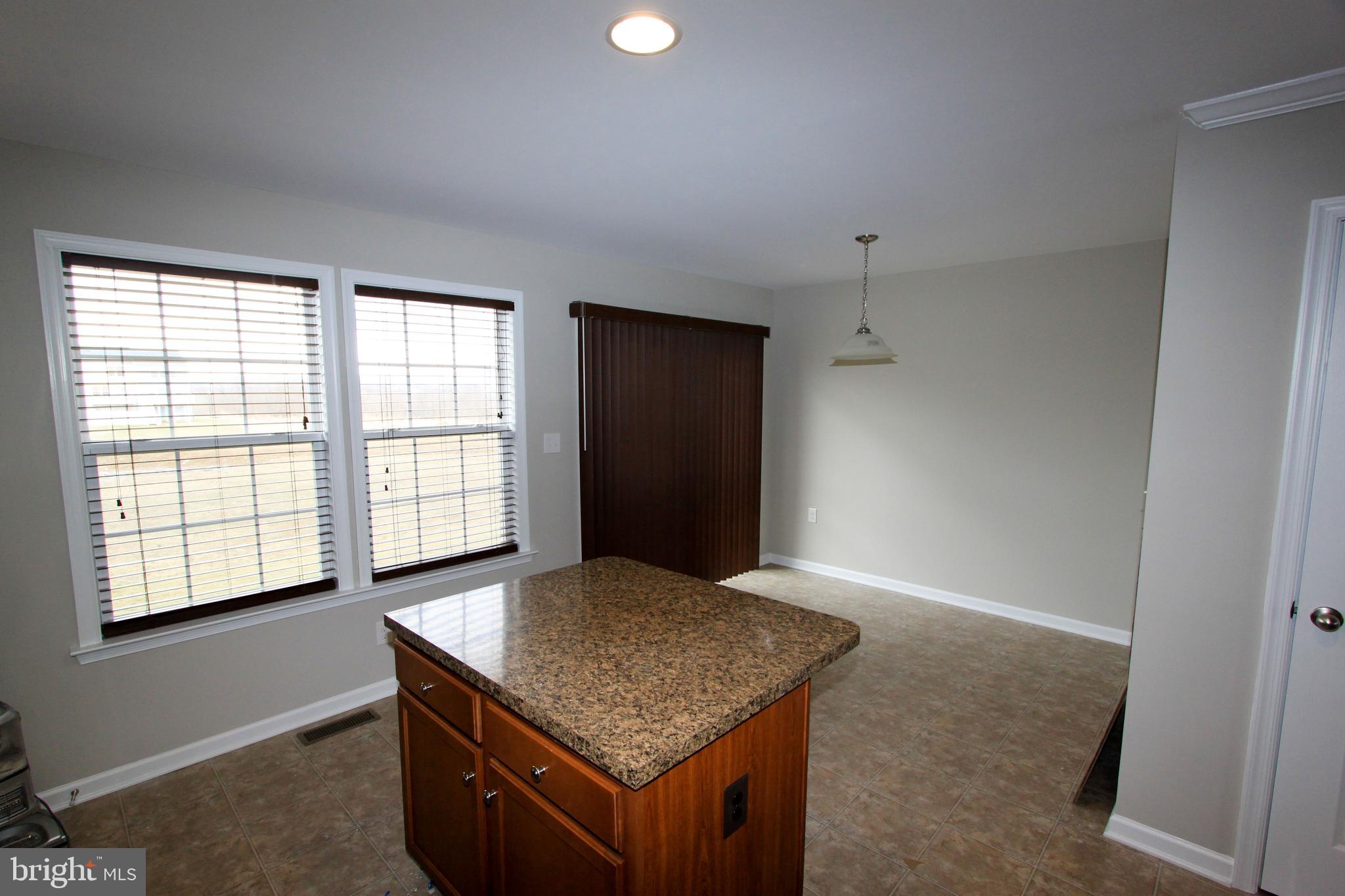 LAKELAND PLACE - Residential Lease