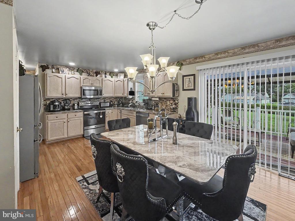 1144 HUNTERS CHASE LANE