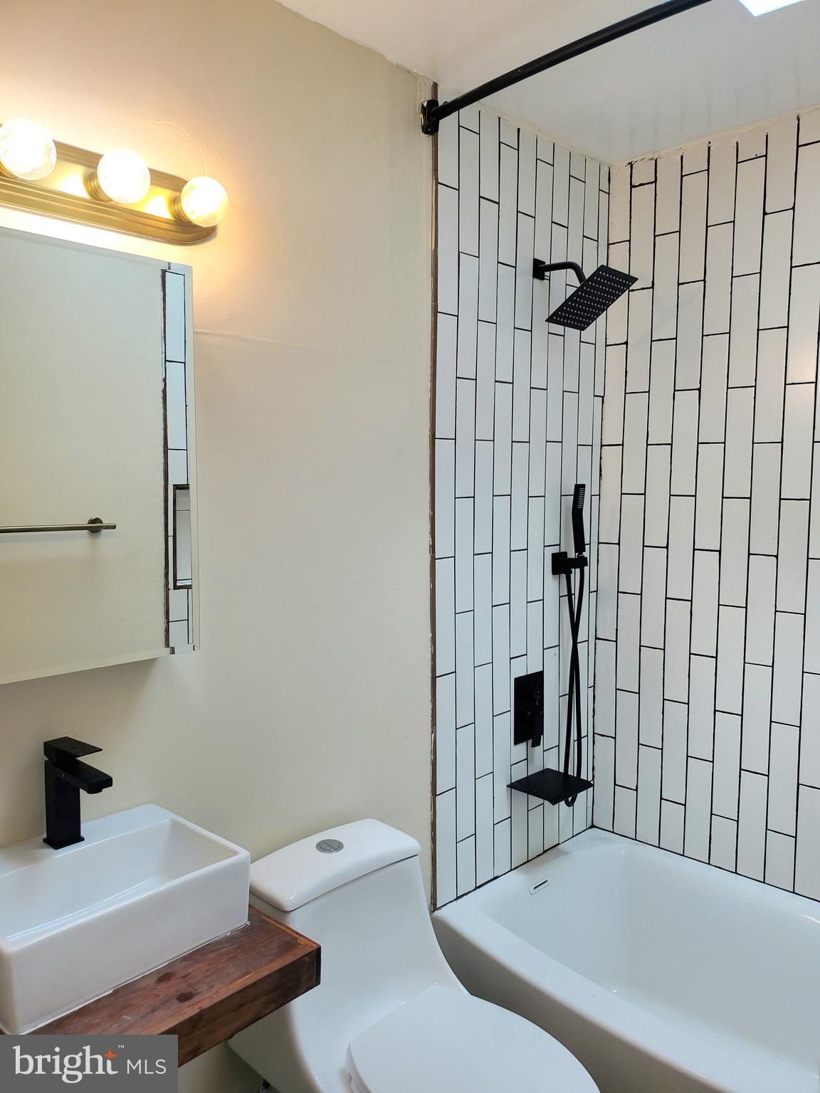 HOLLIN HALL VILLAGE - Residential Lease