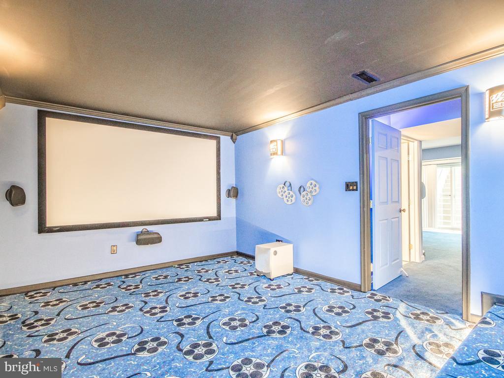 BLOOMS CROSSING - Residential