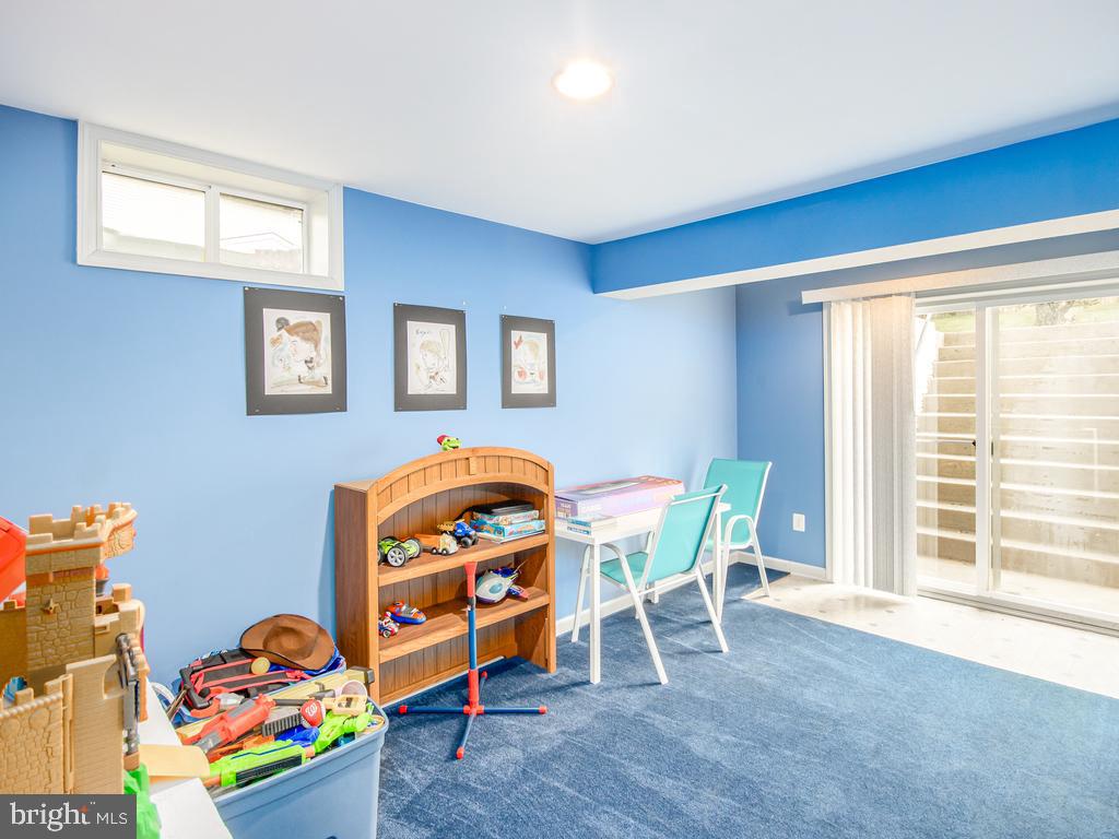 BLOOMS CROSSING - Residential