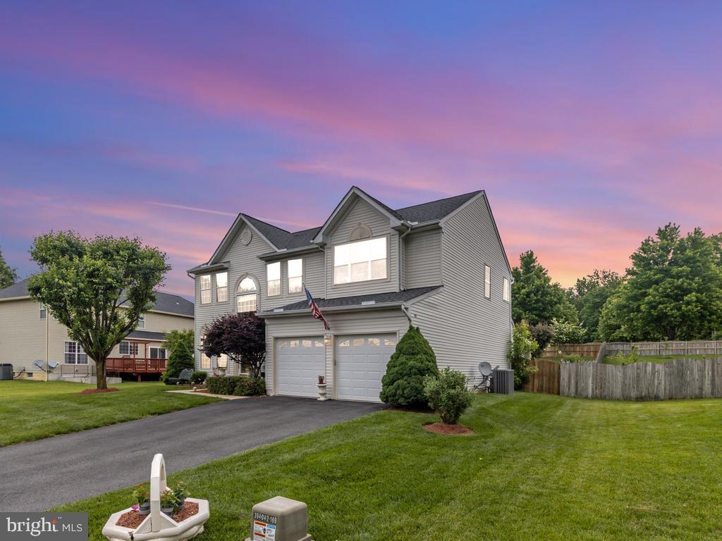 BLOOMS CROSSING - Residential