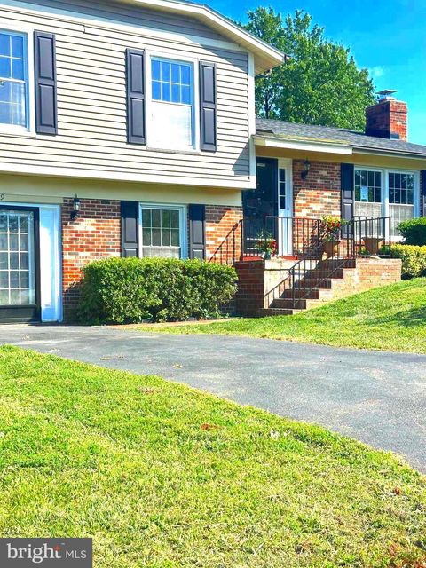 8959 ROLLING ROAD MANASSAS VA 20110