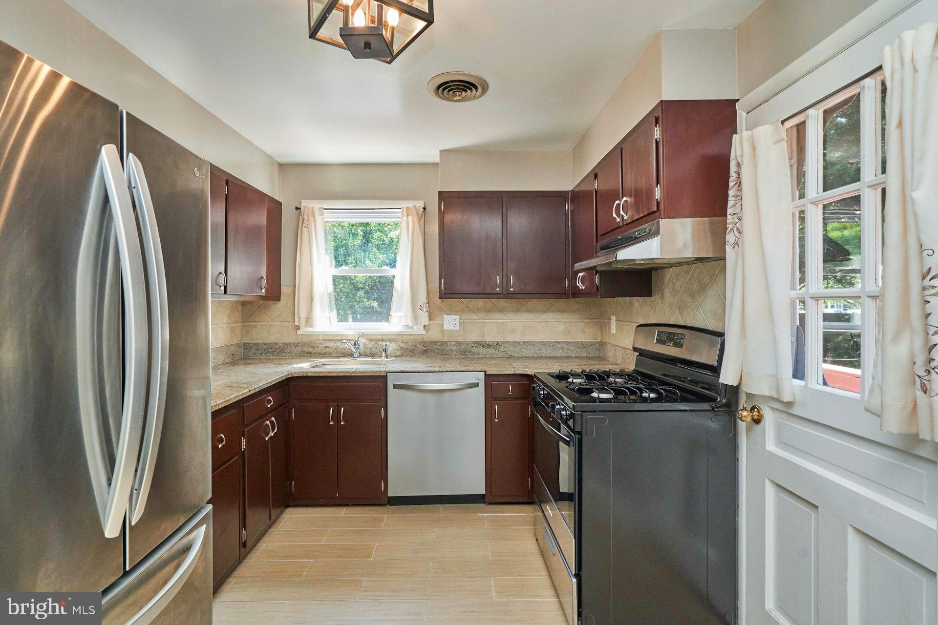FALLS CHURCH - Residential