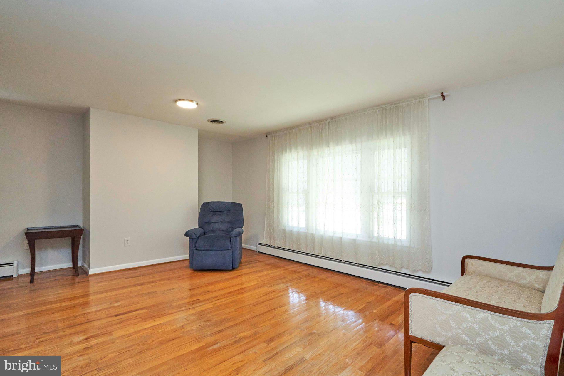 FALLS CHURCH - Residential