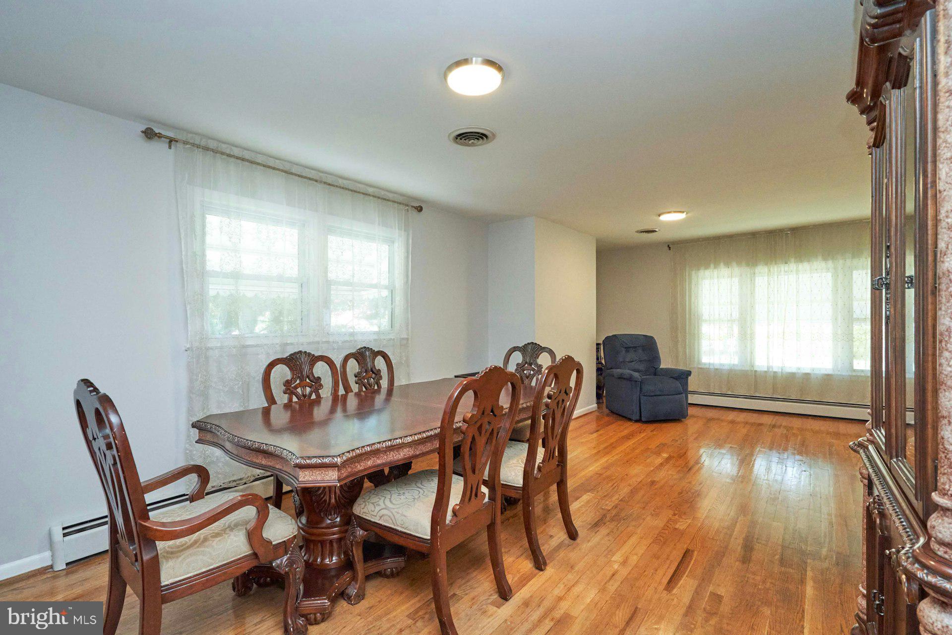 FALLS CHURCH - Residential