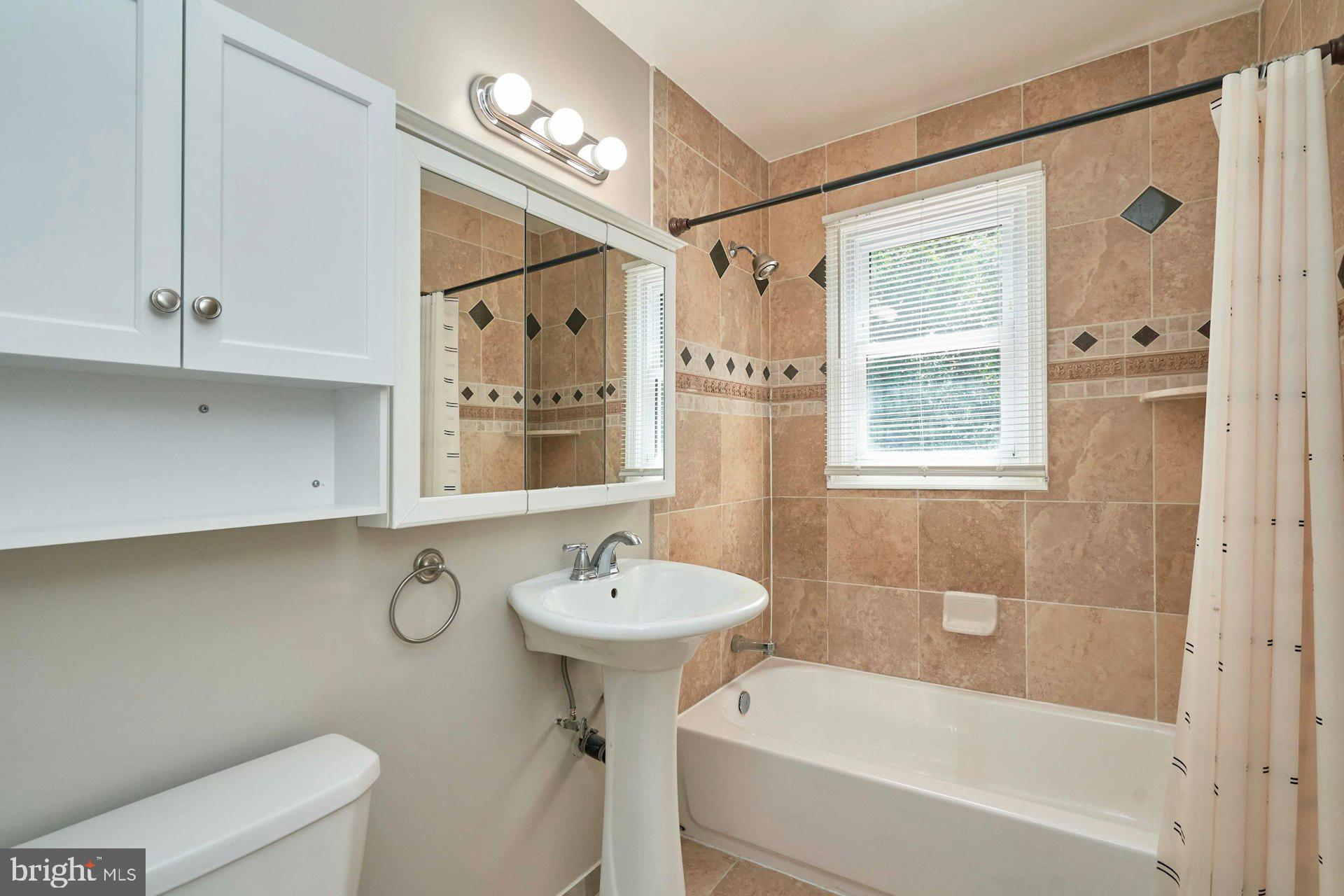 FALLS CHURCH - Residential