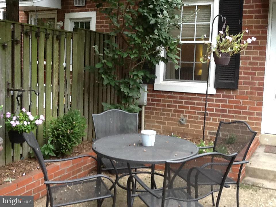 FAIRLINGTON MEWS - Residential Lease