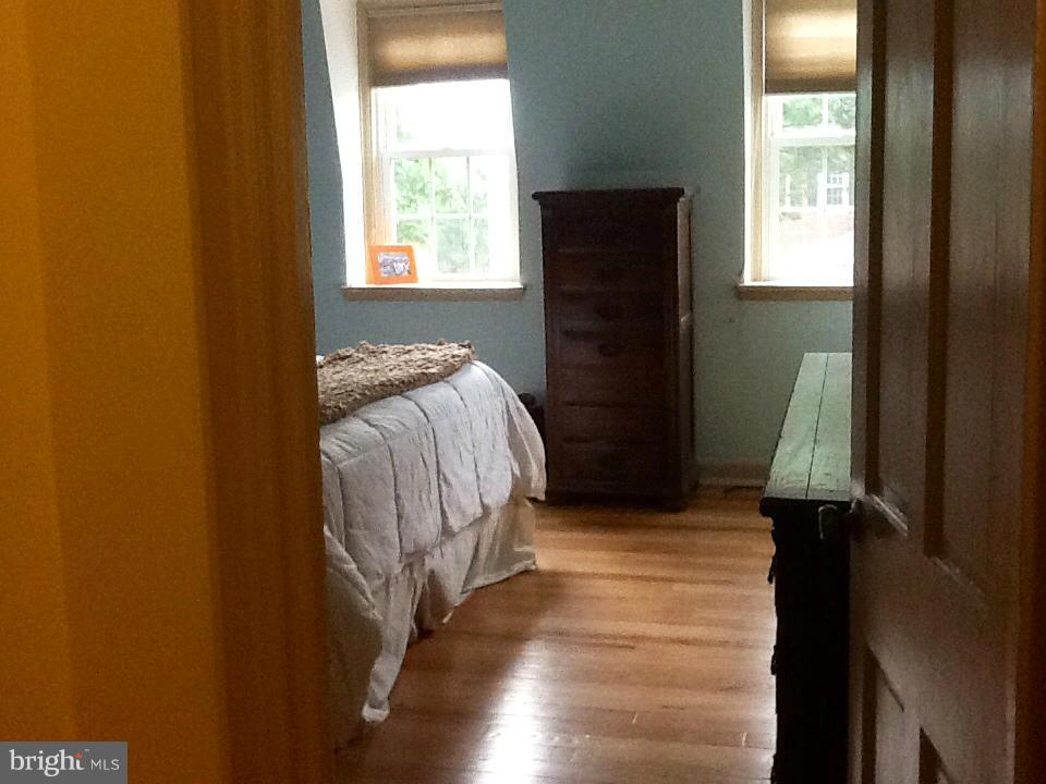 FAIRLINGTON MEWS - Residential Lease