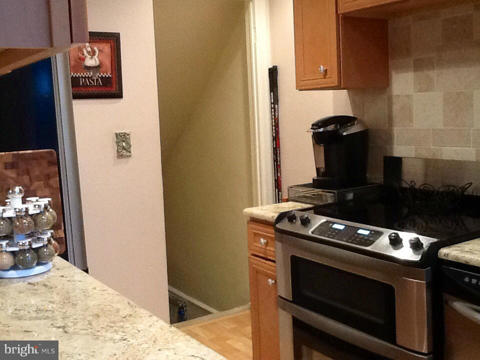 FAIRLINGTON MEWS - Residential Lease