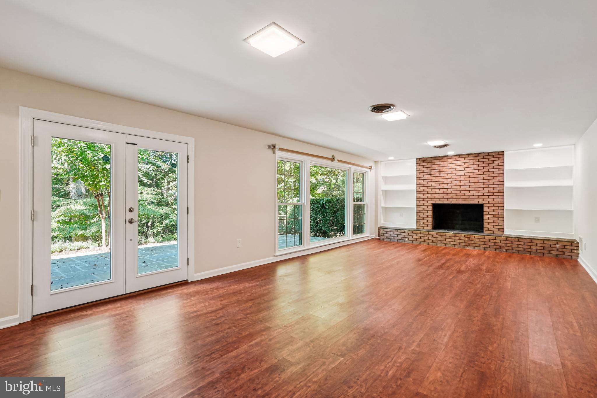 DUNLOP HILLS - Residential