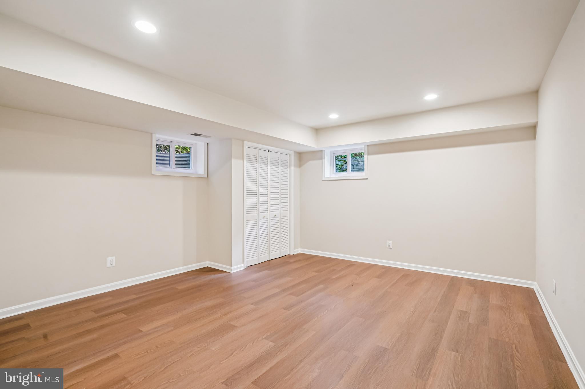 DUNLOP HILLS - Residential