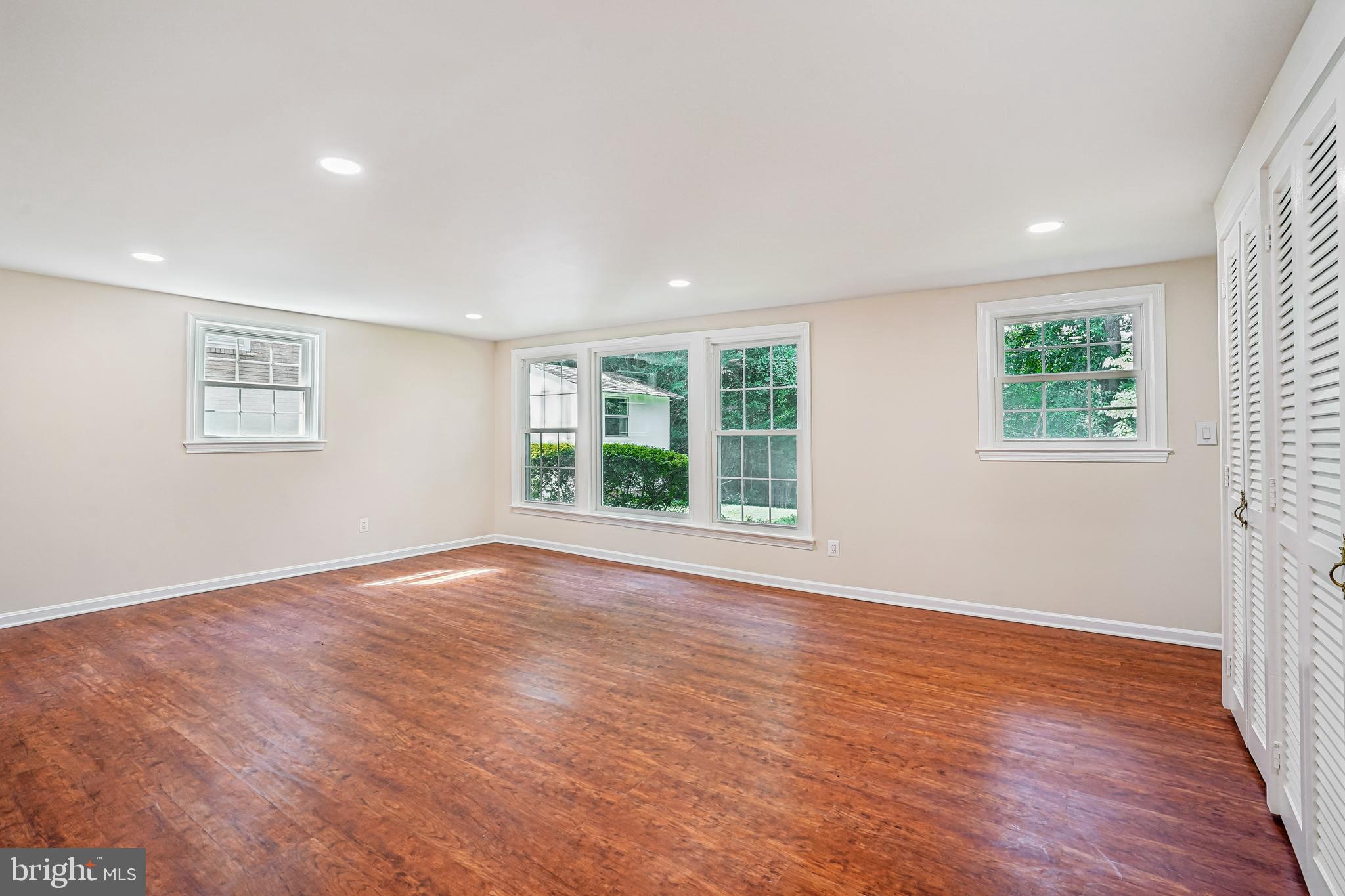 DUNLOP HILLS - Residential