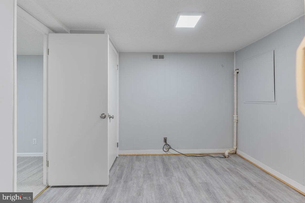 FAIRLINGTON GLEN - Residential