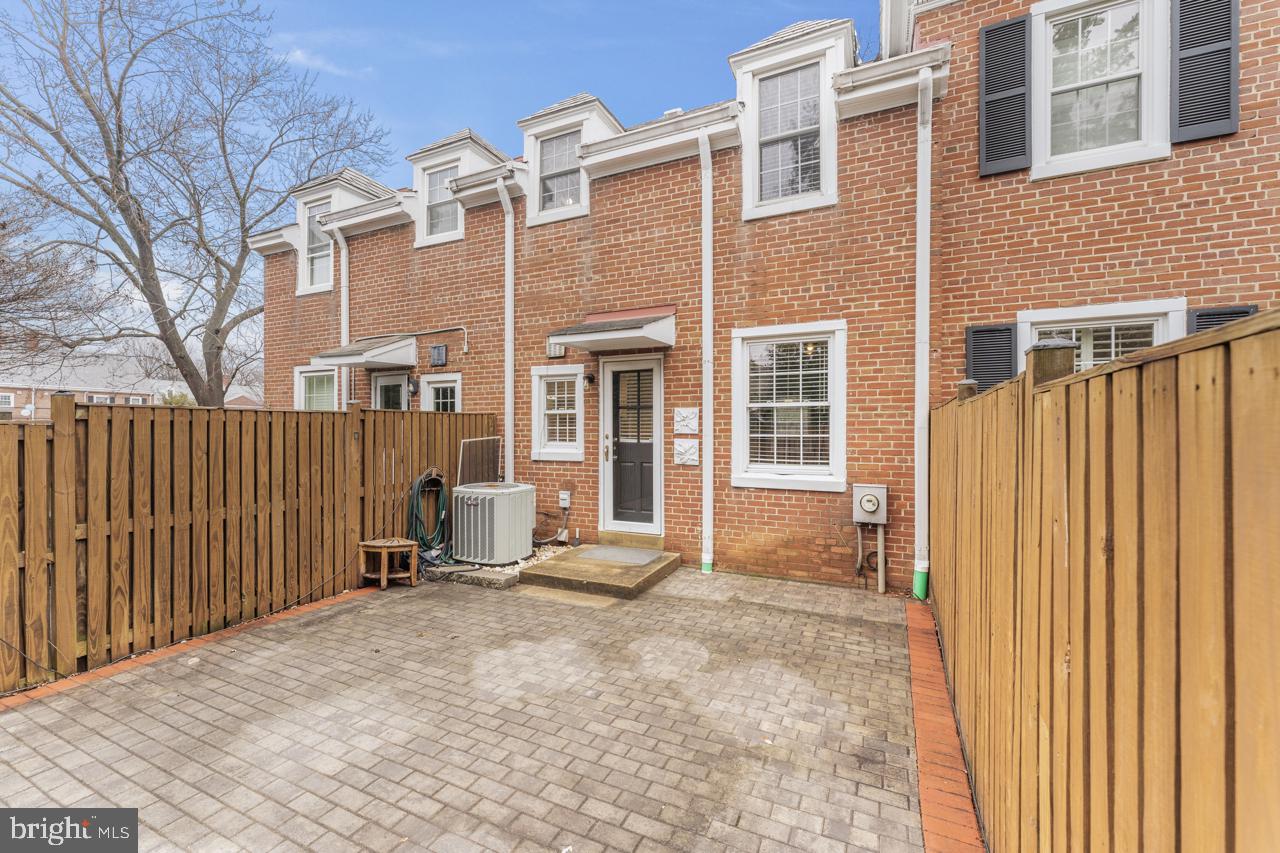 FAIRLINGTON GLEN - Residential