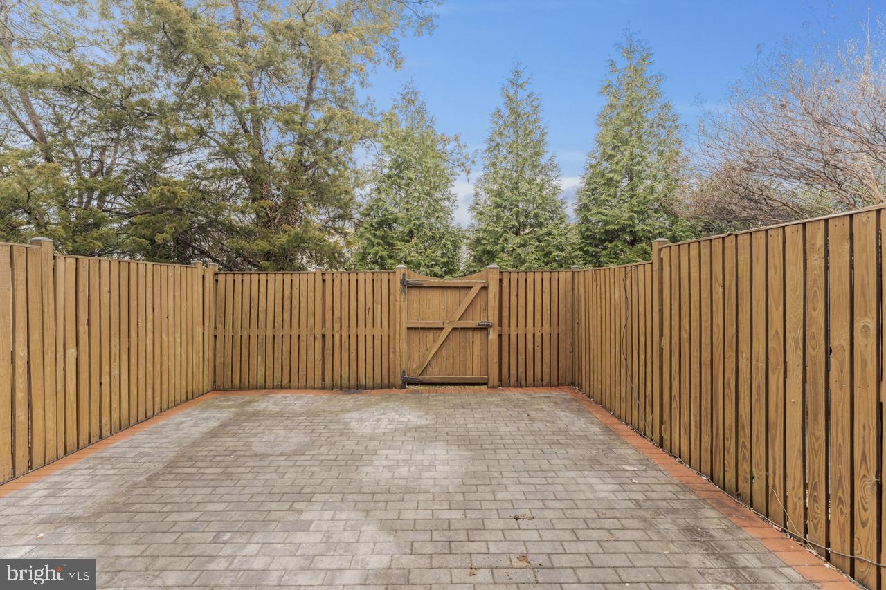 FAIRLINGTON GLEN - Residential