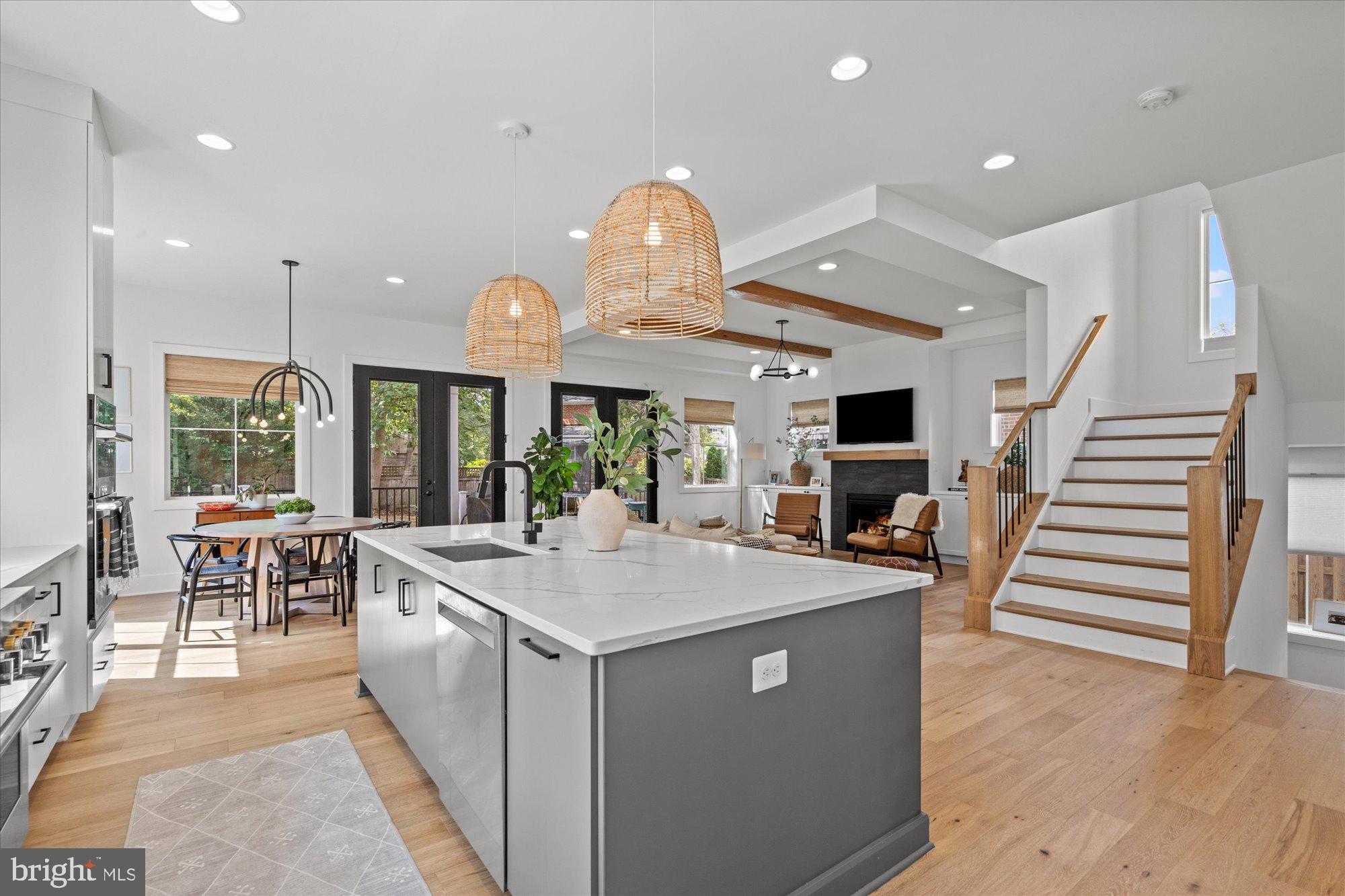 YORKTOWN - Residential