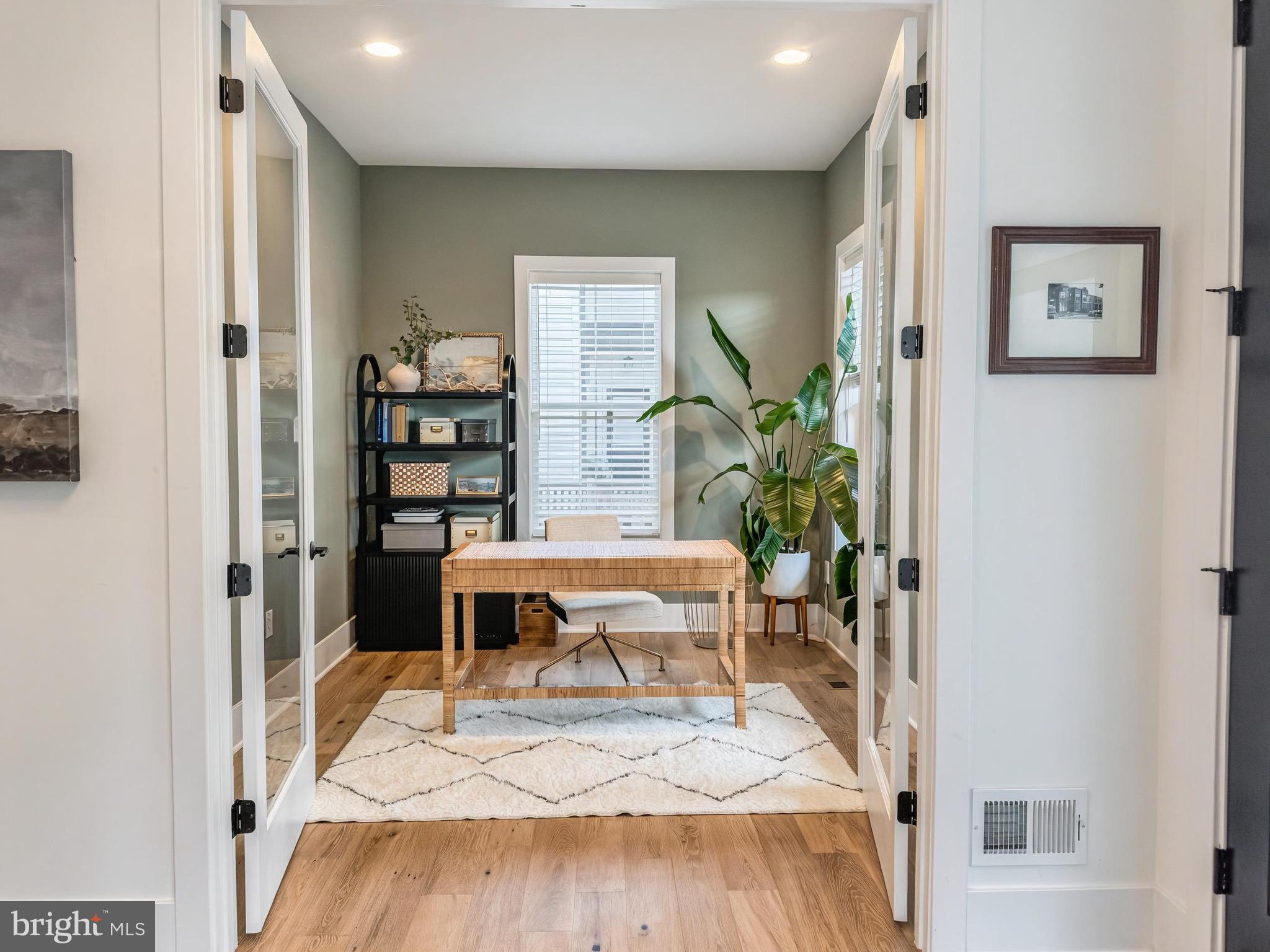 YORKTOWN - Residential