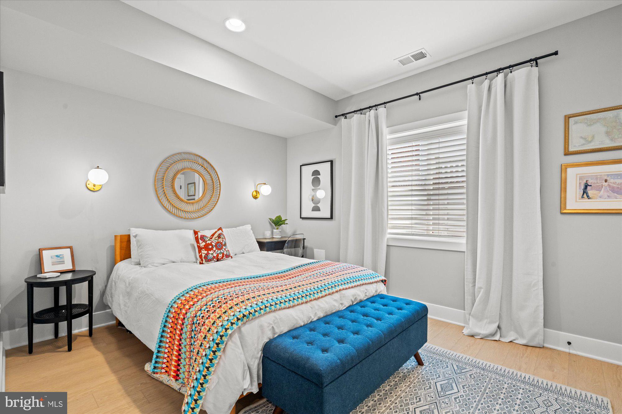 YORKTOWN - Residential