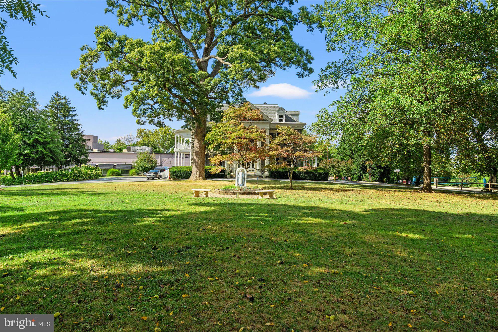 YORKTOWN - Residential