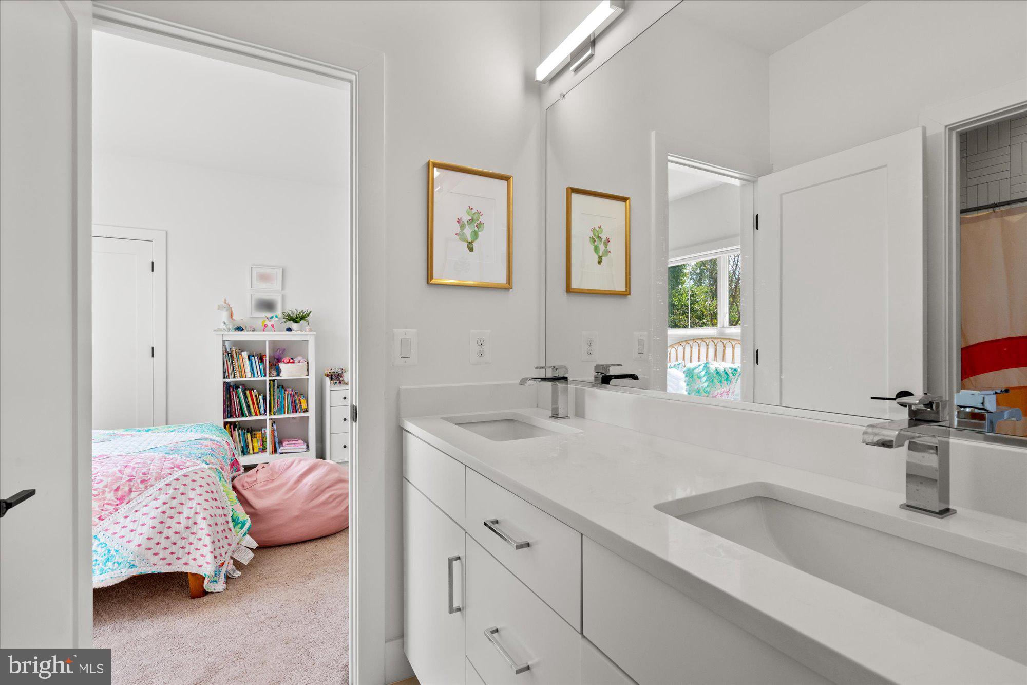 YORKTOWN - Residential