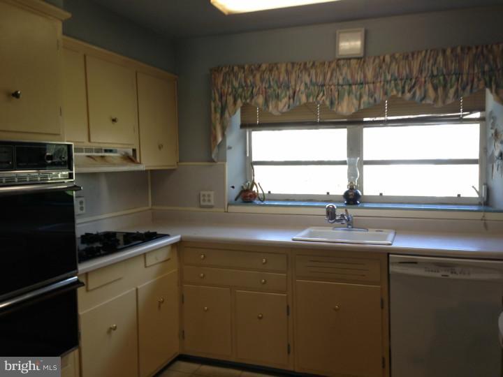 OVERBROOK - Residential Lease