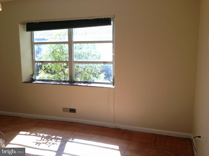 OVERBROOK - Residential Lease