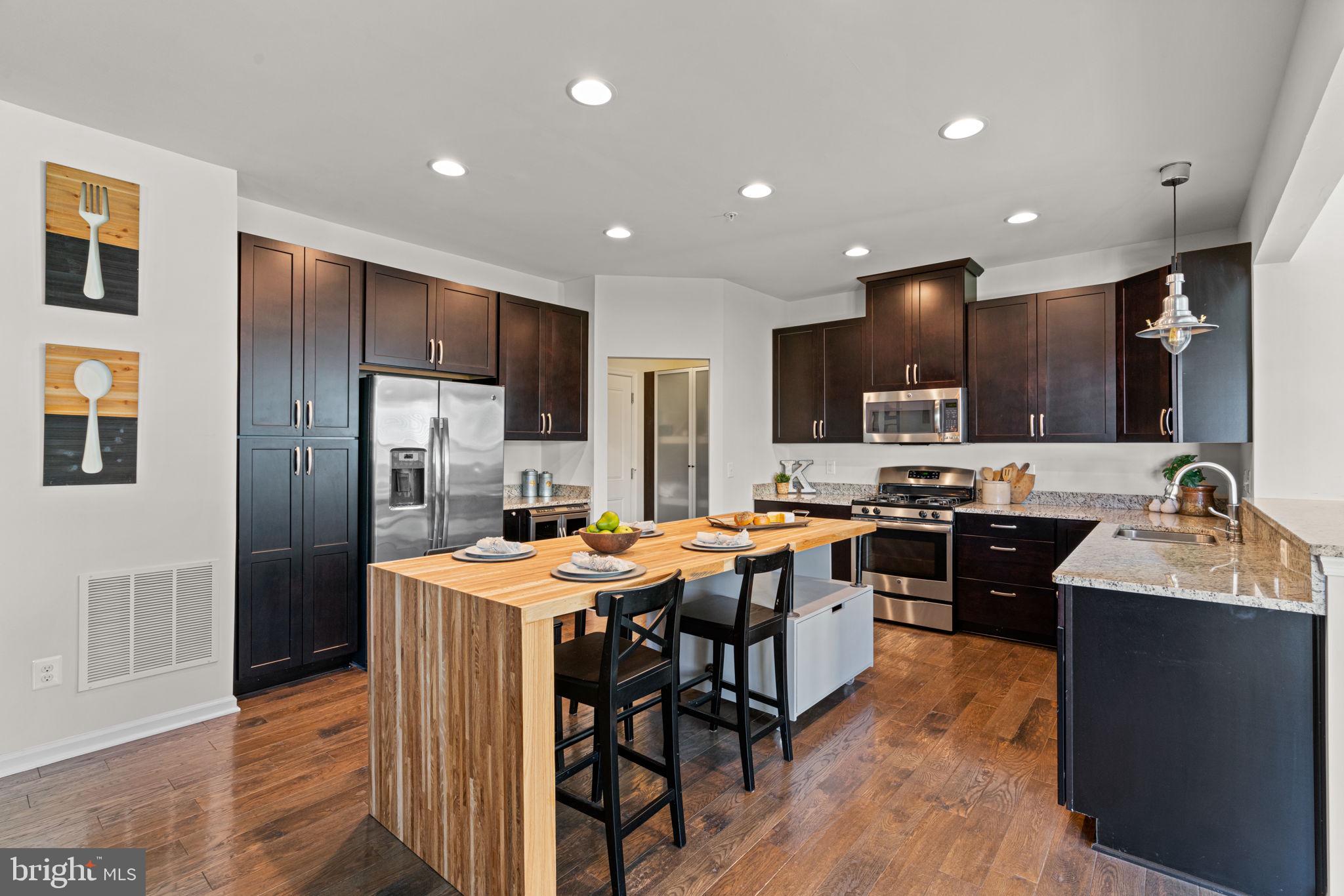 POTOMAC SHORES - Residential