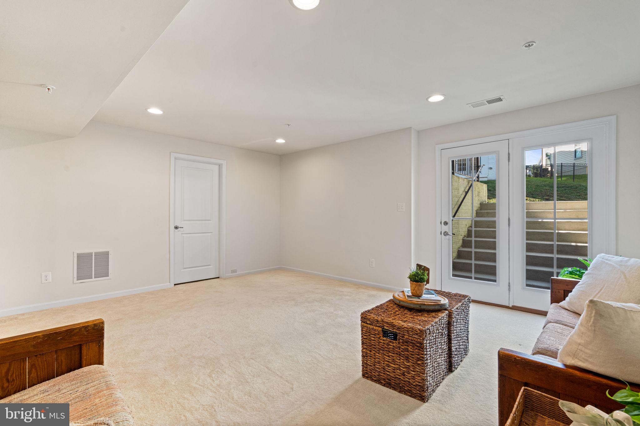 POTOMAC SHORES - Residential