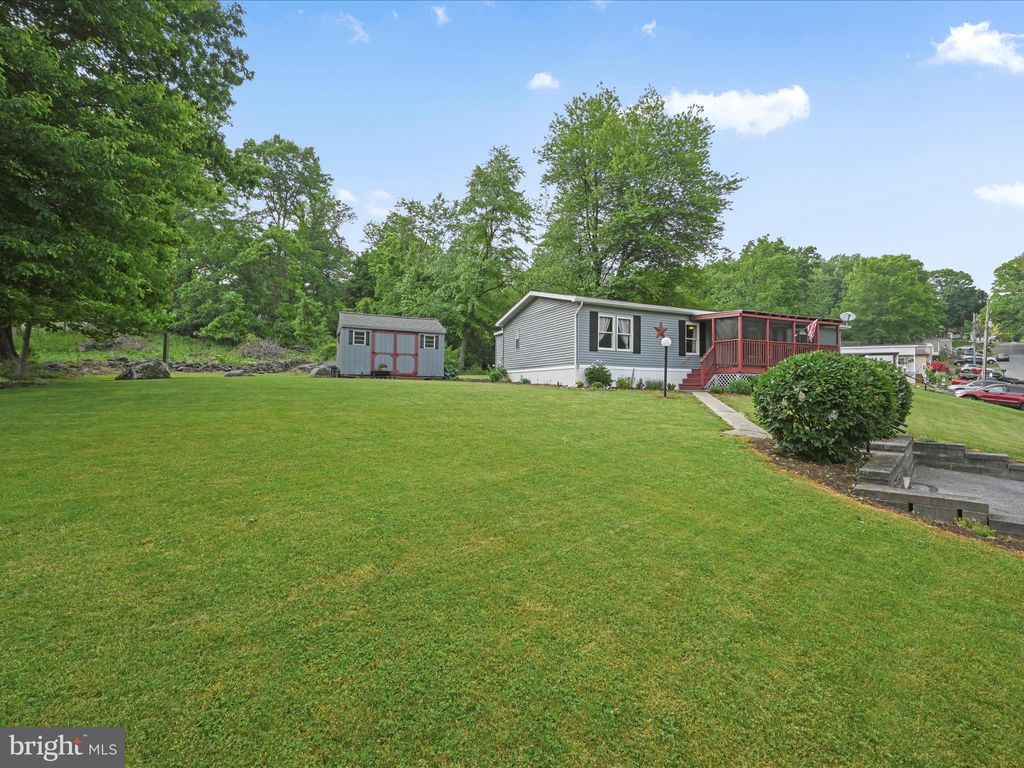 Photo of 30 LAKEVIEW DR, ELIZABETHTOWN, PA 17022 (MLS # PALA2035434)