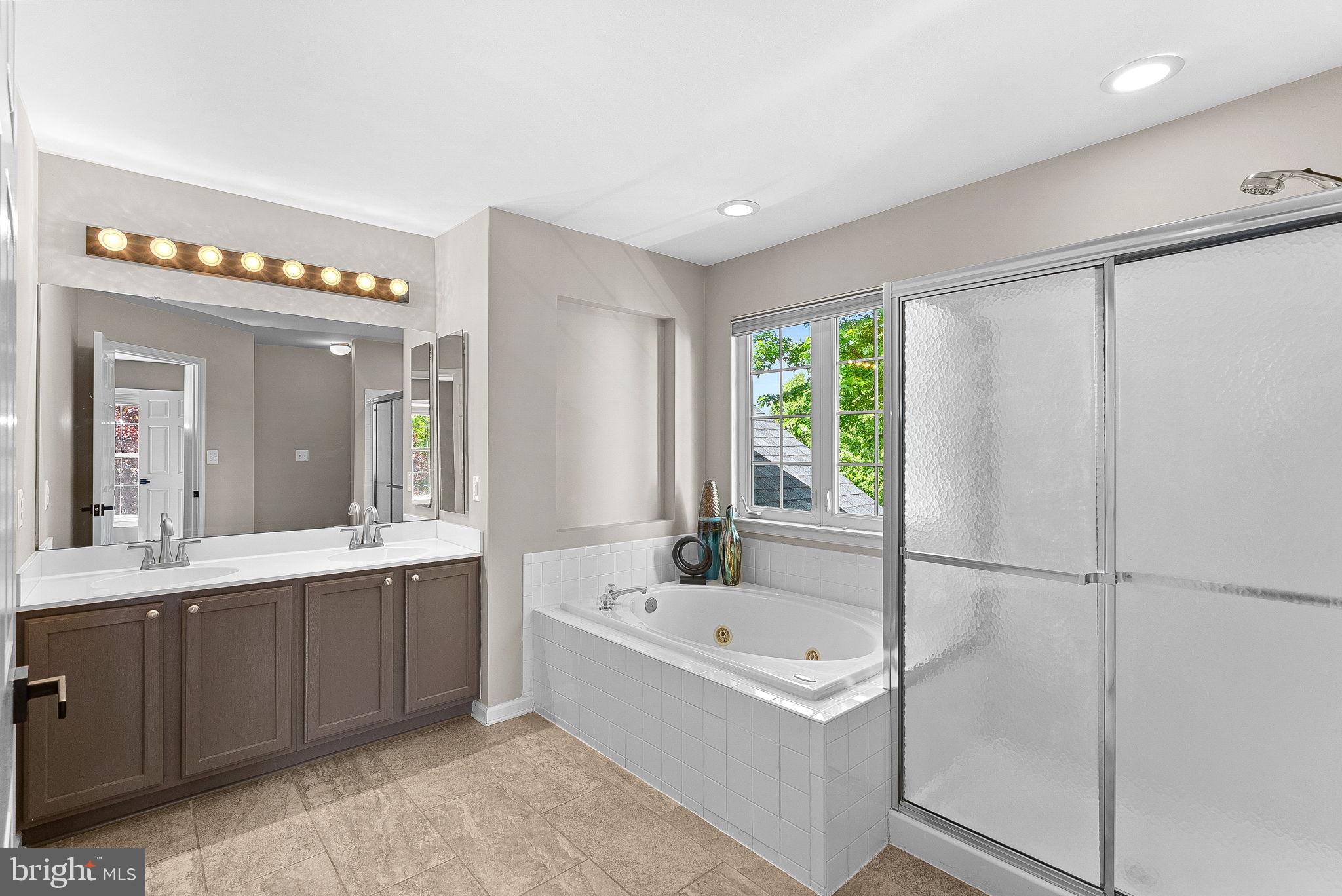 BROADLANDS - Residential